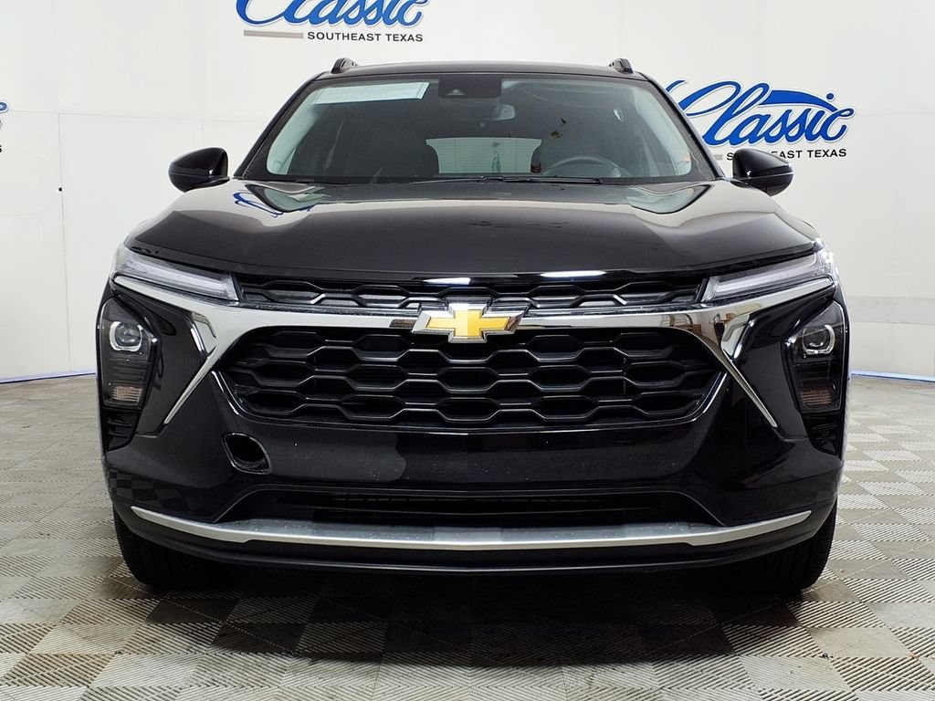 New 2026 Chevrolet Trax LT w/ LT Convenience Package FWD image 3
