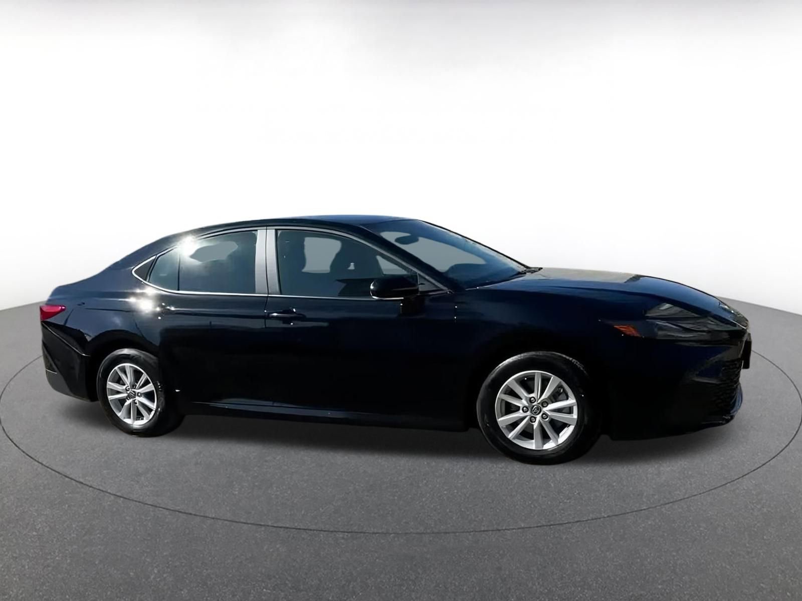 Used 2025 Toyota Camry LE image 15