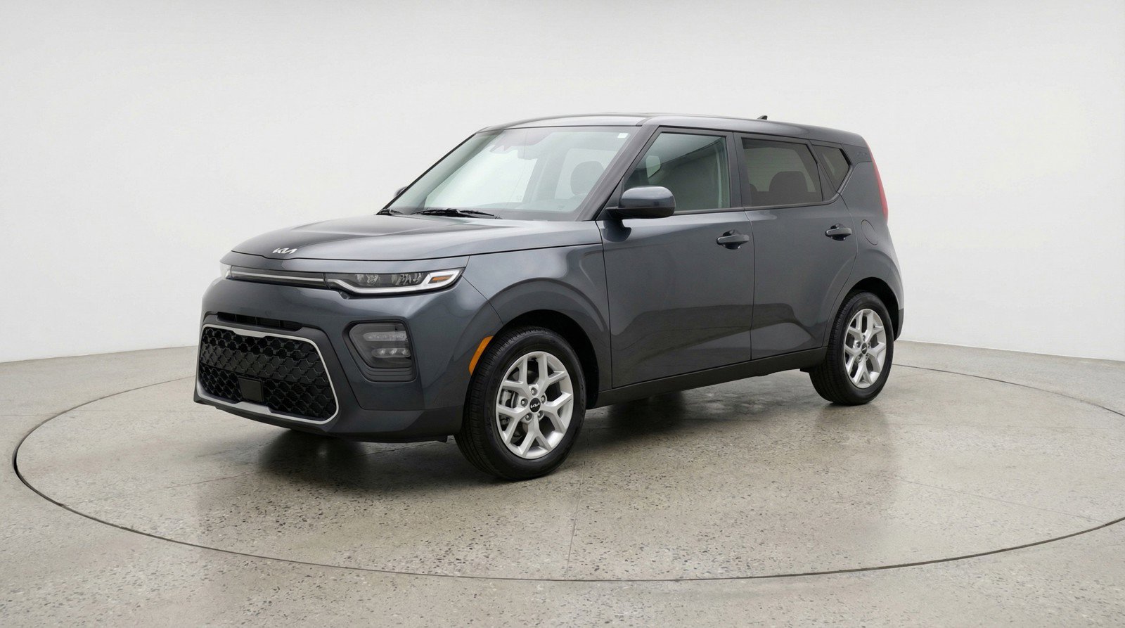 Used 2025 Kia Soul LX w/ LX Technology Package image 3