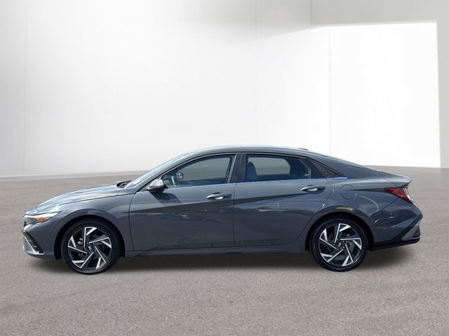 Used 2025 Hyundai Elantra Limited image 14