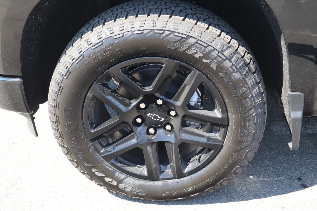 New 2026 Chevrolet Silverado 1500 Custom w/ Turbomax Blackout Package AWD/4WD image 17