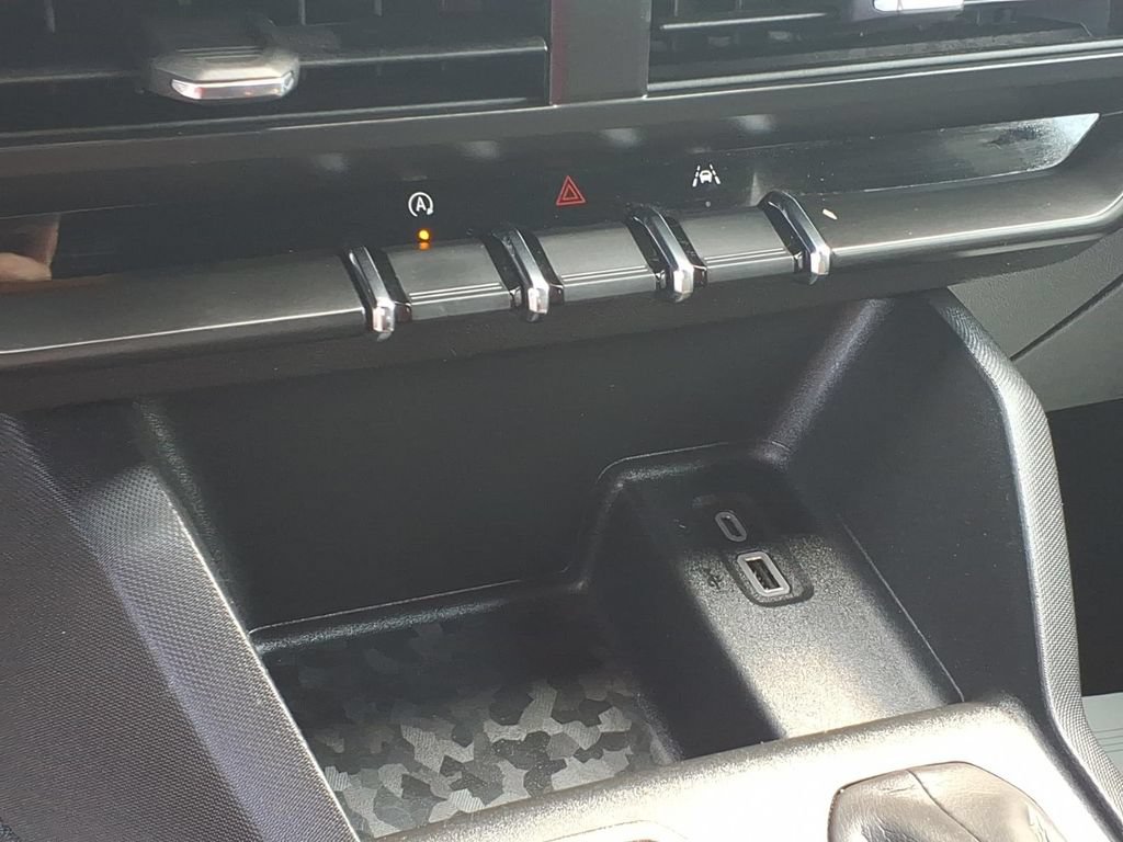 Certified 2024 Chevrolet Colorado W/T RWD image 18