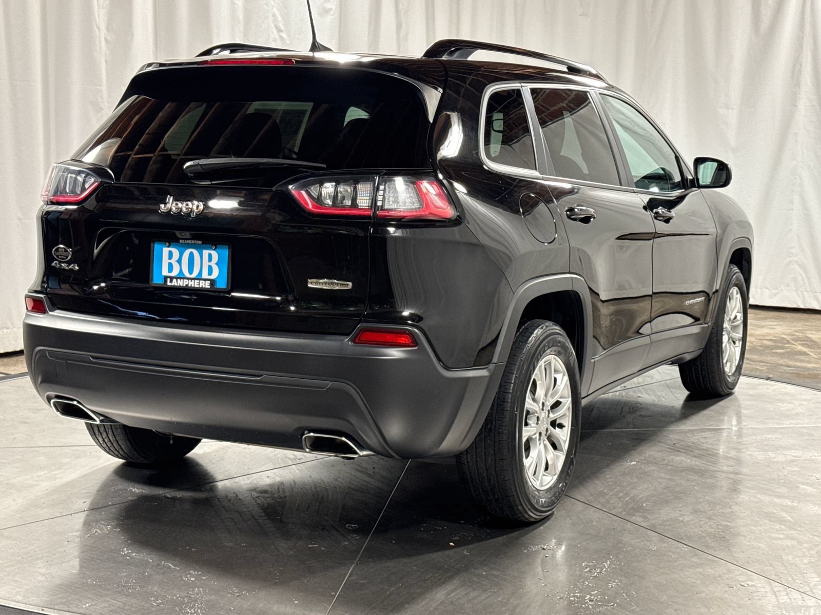 Used 2022 Jeep Cherokee Latitude Lux w/ Mopar Interior Package AWD/4WD image 12