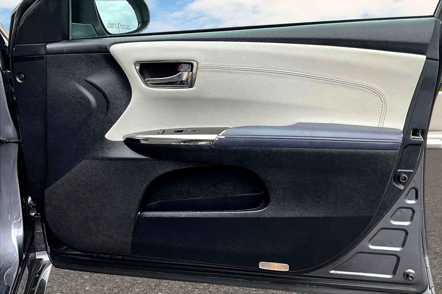 Used 2015 Toyota Avalon XLE image 19