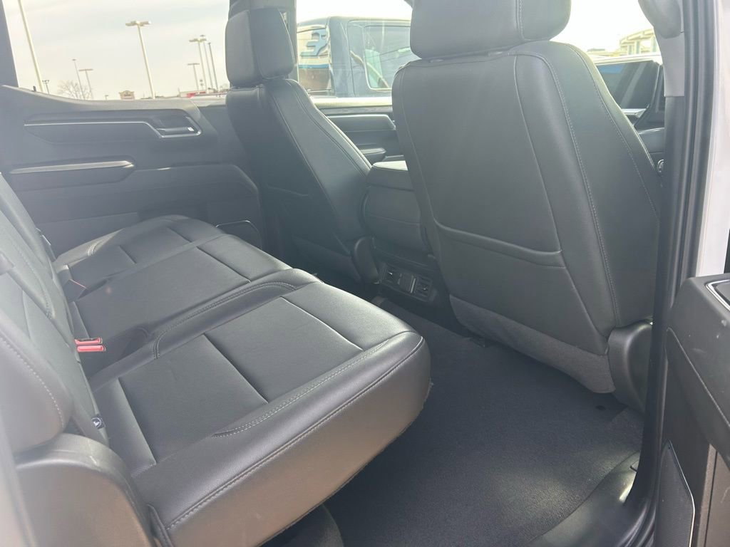 Used 2025 GMC Sierra 1500 SLT AWD/4WD image 4
