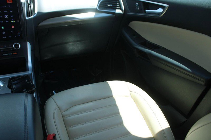 Used 2024 Ford Edge SEL image 17
