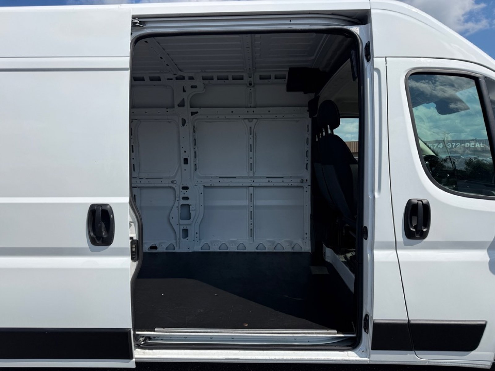 Used 2023 RAM ProMaster 2500 FWD image 29
