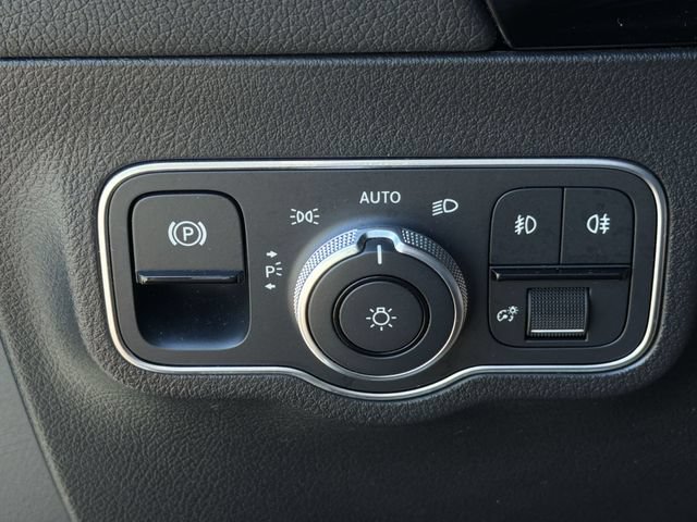 Used 2023 Mercedes-Benz GLA 250 image 32