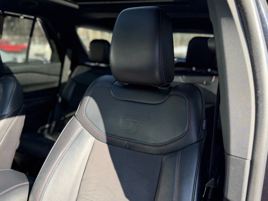 Used 2023 Ford Explorer ST w/ Equipment Group 401A image 7