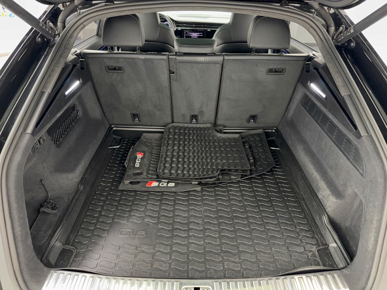 Used 2022 Audi SQ8 Prestige AWD/4WD image 28