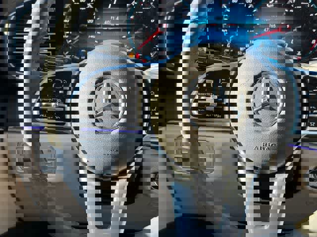 Used 2020 Mercedes-Benz GLE 350 4MATIC w/ Premium Package image 26