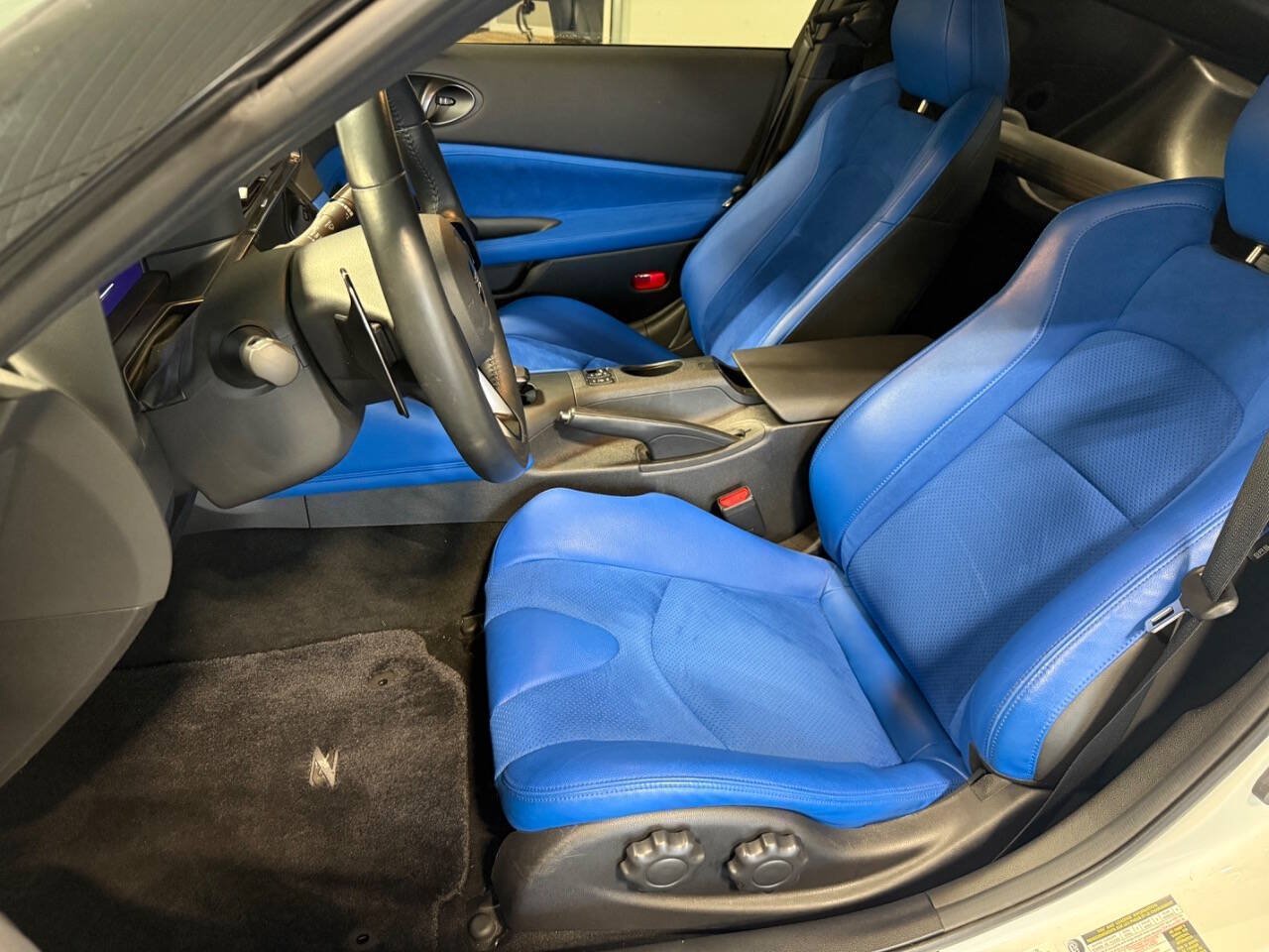 Used 2023 Nissan Z w/ Floor Mat Package (L93) RWD image 12
