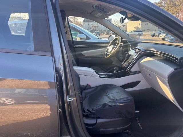 Used 2022 Hyundai Tucson SE image 9