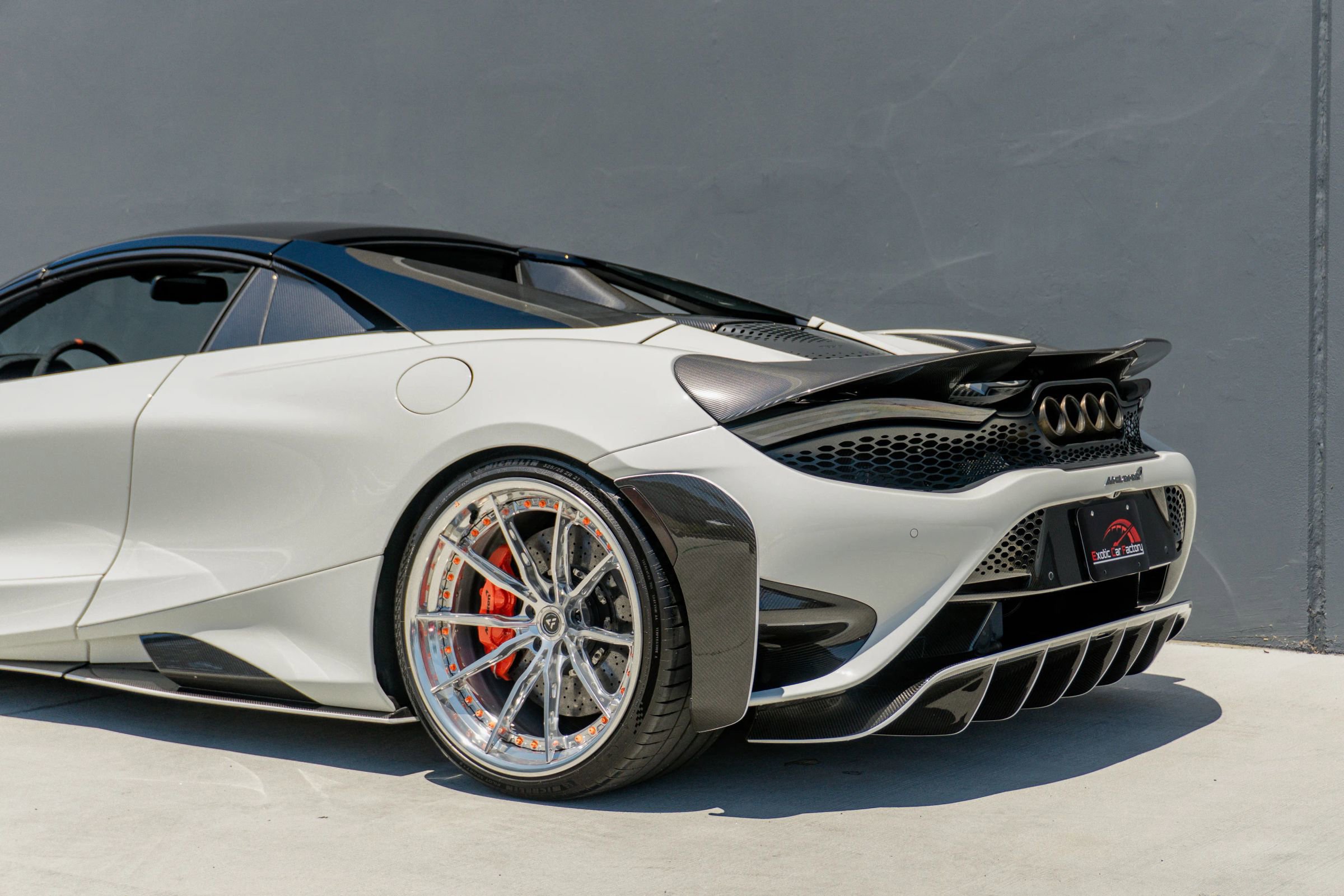 Used 2022 McLaren 765LT RWD image 26
