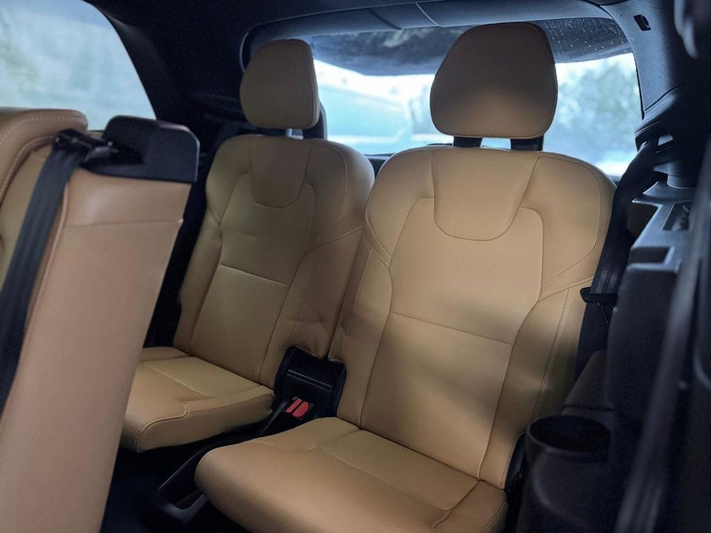 Used 2017 Volvo XC90 T6 Momentum w/ Vision Package AWD/4WD image 23