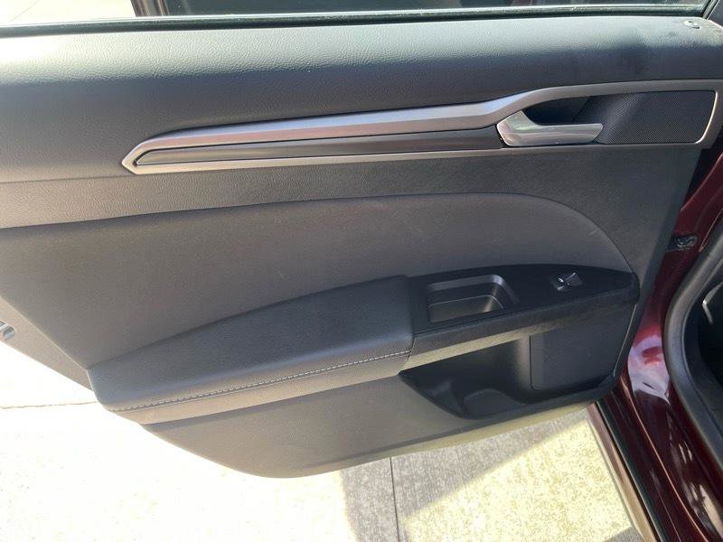 Used 2017 Ford Fusion SE w/ Equipment Group 201A image 34