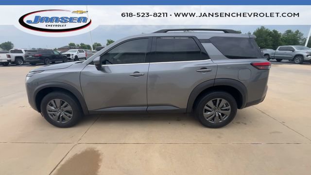 Used 2024 Nissan Pathfinder SV FWD image 5