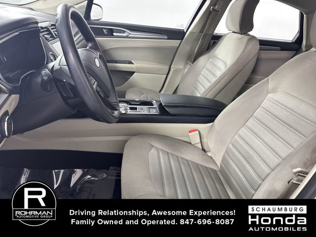 Used 2019 Ford Fusion SE FWD image 4
