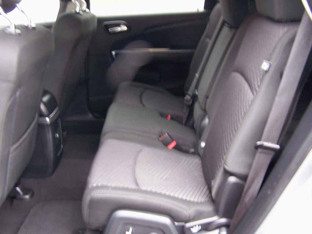 Used 2019 Dodge Journey SE image 8