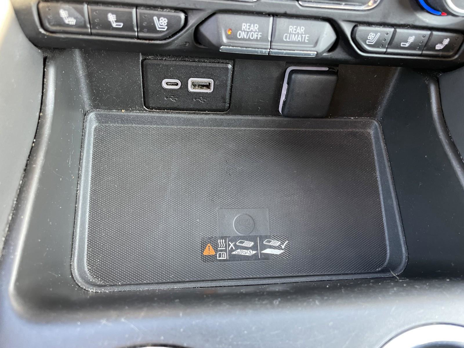 Used 2023 Chevrolet Suburban Premier image 24