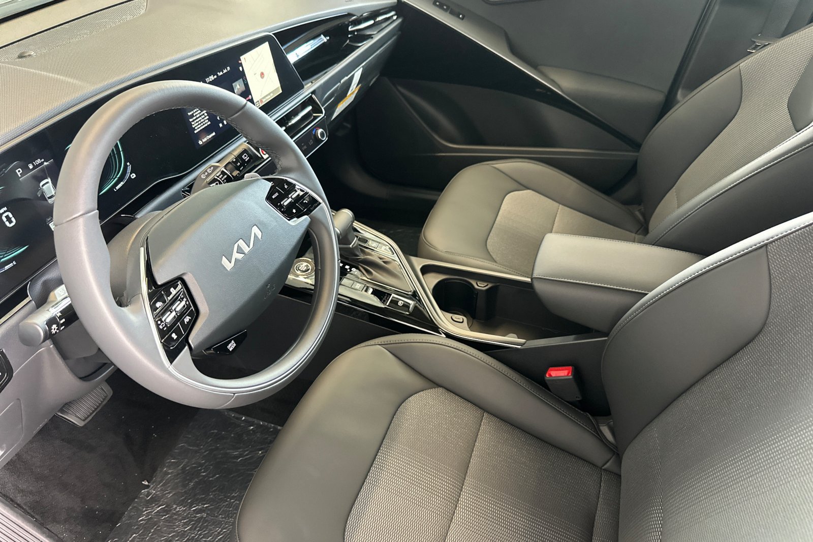 New 2026 Kia Niro EX FWD image 10