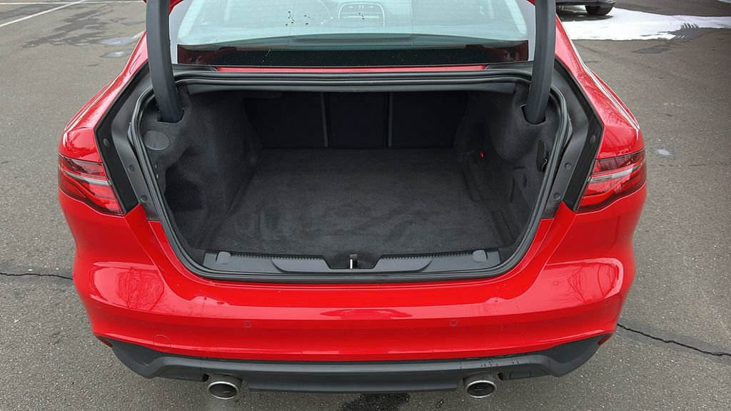 Used 2020 Jaguar XE S image 23