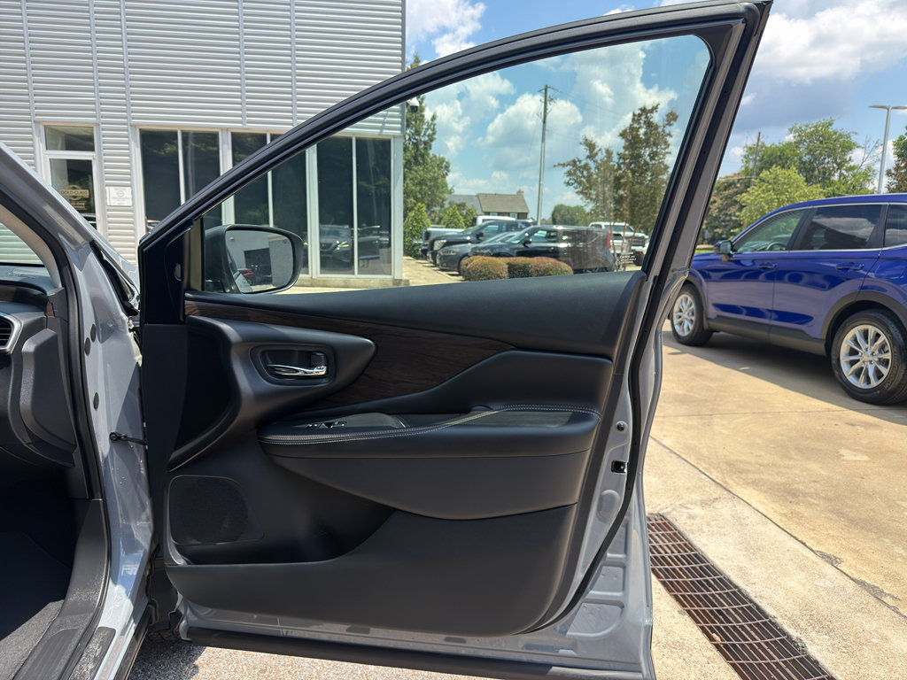 Certified 2023 Nissan Murano Platinum w/ Cargo Package AWD/4WD image 20