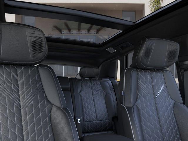 New 2026 Cadillac Lyriq V AWD/4WD image 24