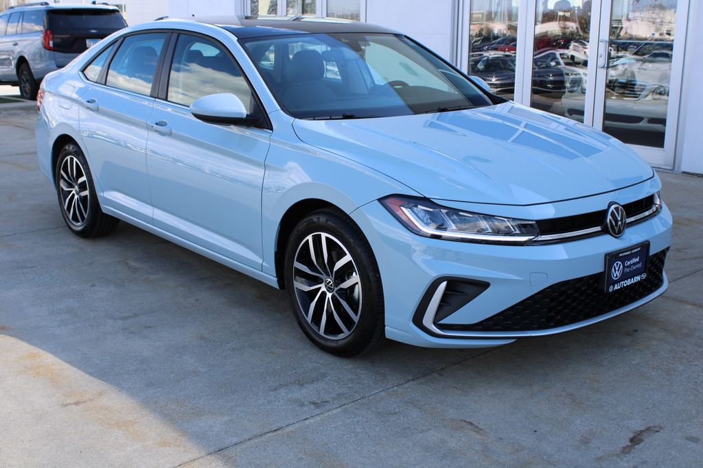 Used 2025 Volkswagen Jetta SE w/ Sunroof Package