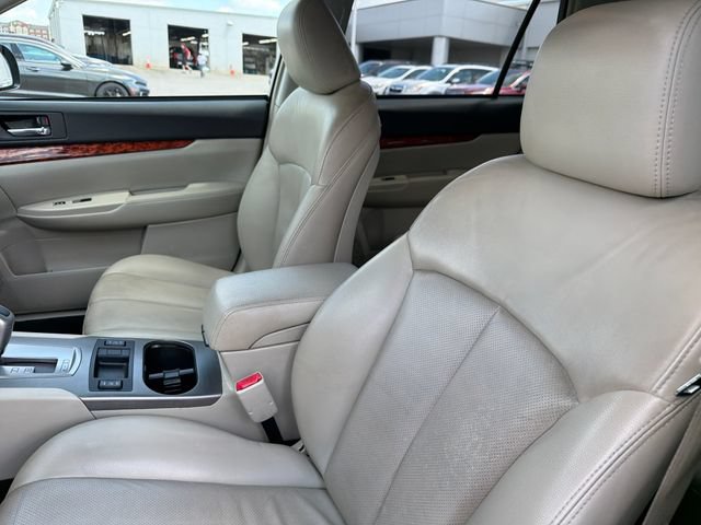 Used 2010 Subaru Outback 2.5i Limited AWD/4WD image 33