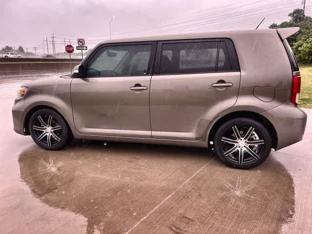 Used 2012 Scion xB FWD image 4