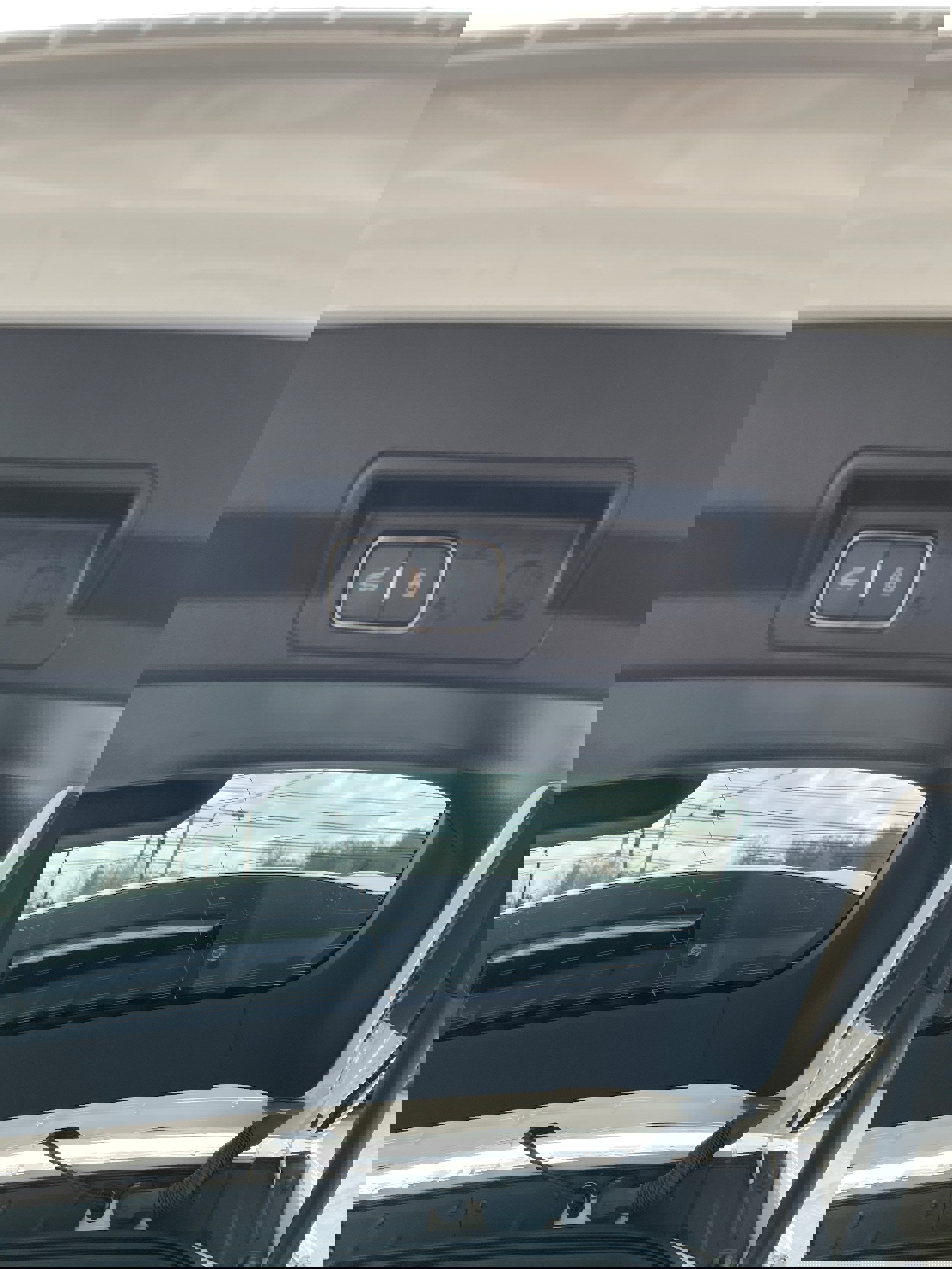 Used 2021 Ford Explorer XLT w/ Equipment Group 202A image 33