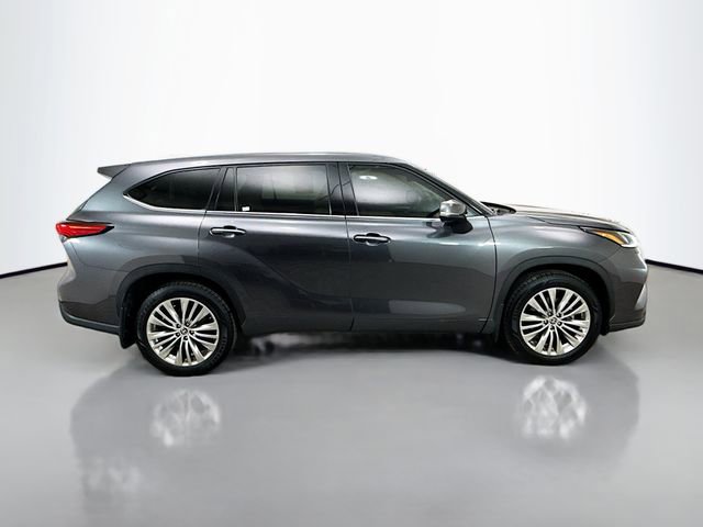 Used 2022 Toyota Highlander Platinum image 8