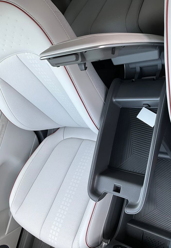 Used 2024 Hyundai Ioniq 5 Limited image 40