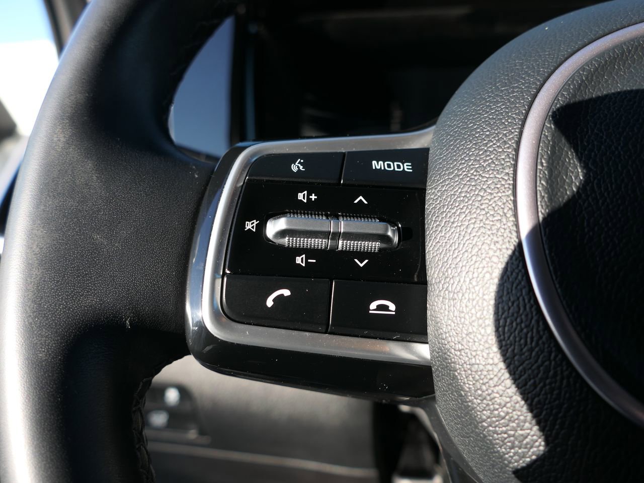 Used 2023 Kia Sorento EX image 14