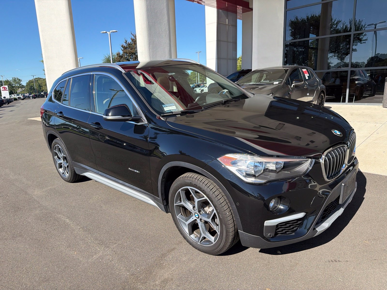 Used 2018 BMW X1 xDrive28i AWD/4WD image 18