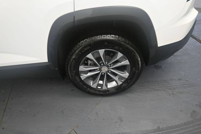 Used 2025 Chevrolet Equinox LT AWD/4WD image 16