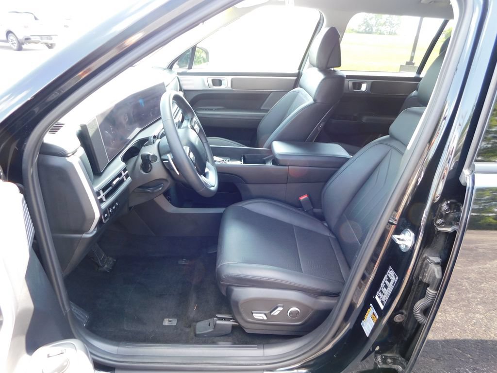 Used 2024 Hyundai Santa Fe SEL FWD image 13