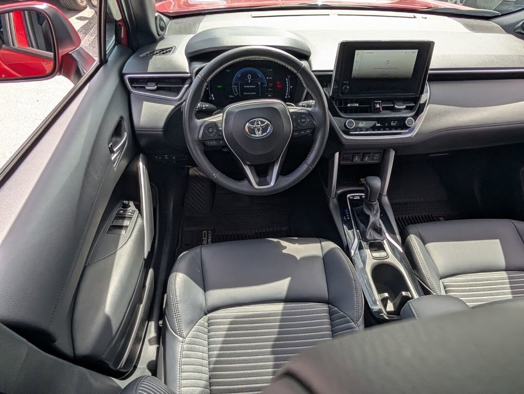 Used 2023 Toyota Corolla Cross AWD Hybrid w/ Convenience Package image 13