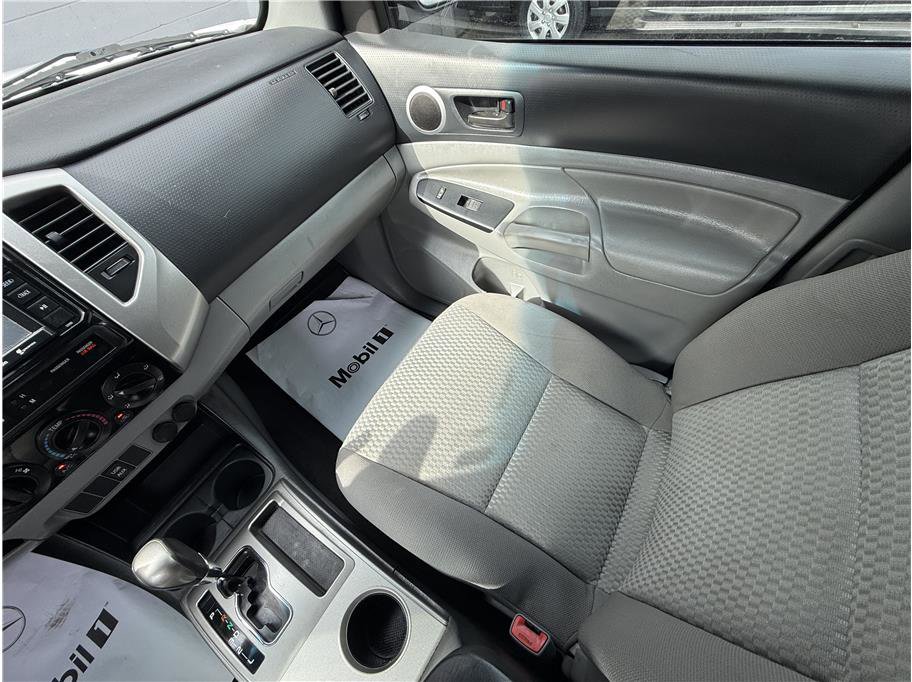 Used 2014 Toyota Tacoma 4x4 Access Cab w/ SR5 Package image 12