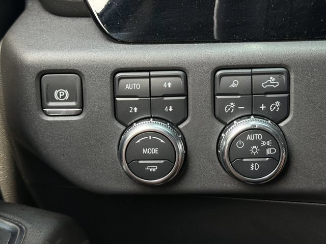 Used 2024 GMC Sierra 1500 SLT AWD/4WD image 23
