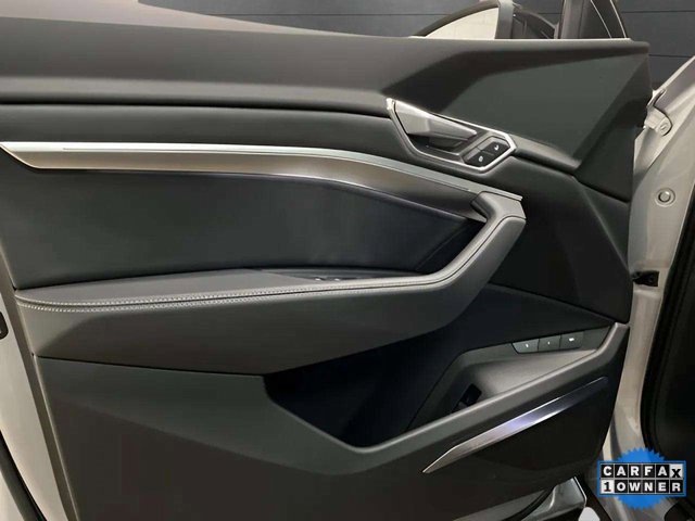 Used 2023 Audi e-tron Premium Plus image 15