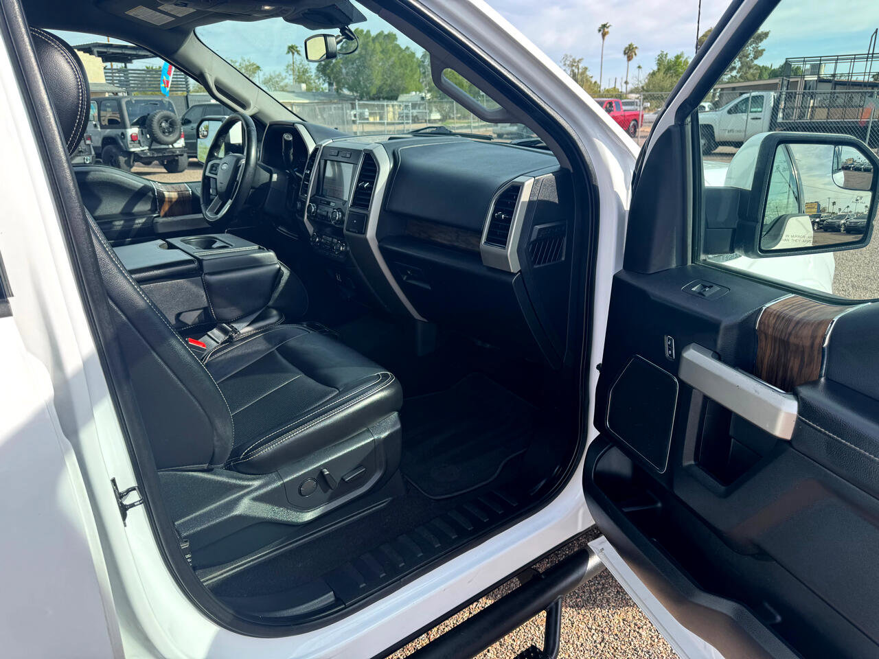 Used 2019 Ford F150 Lariat image 28