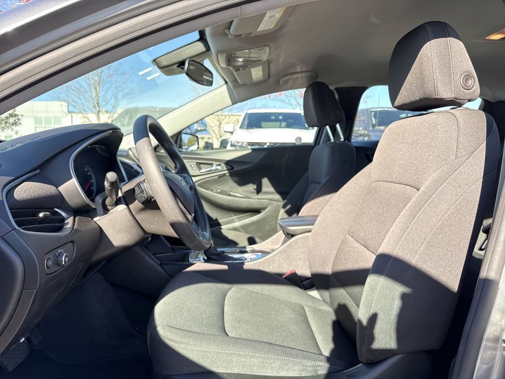 Used 2024 Chevrolet Malibu LT image 11