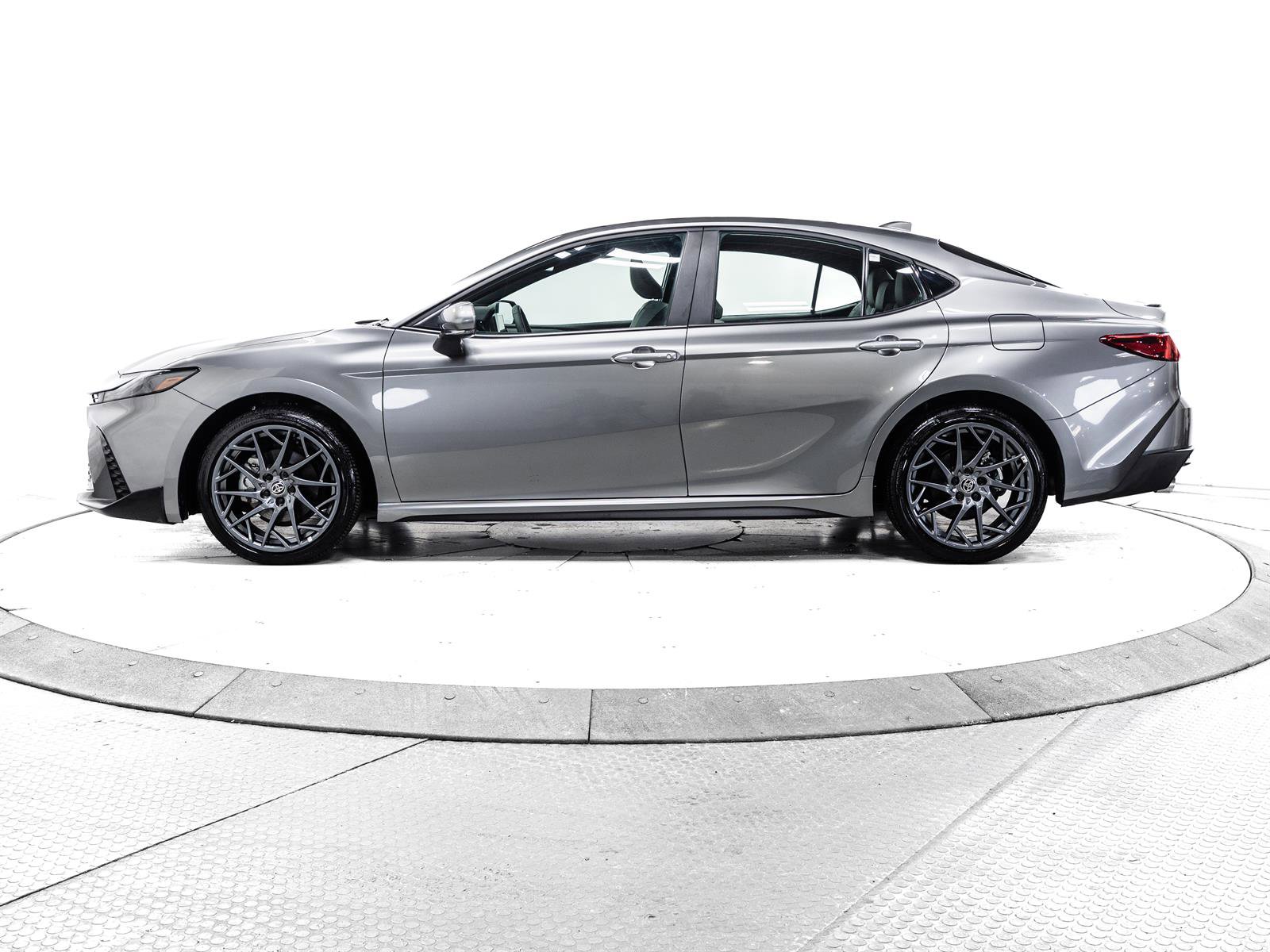 Certified 2025 Toyota Camry SE w/ Convenience Package image 7