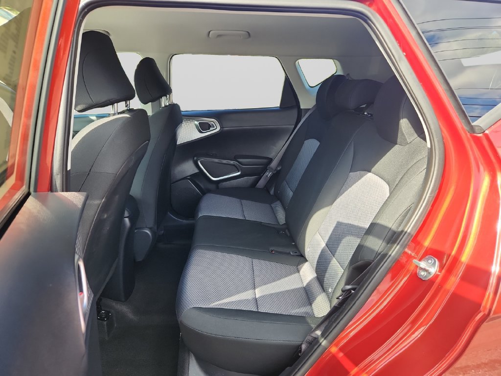 Certified 2024 Kia Soul LX w/ LX Technology Package FWD image 21