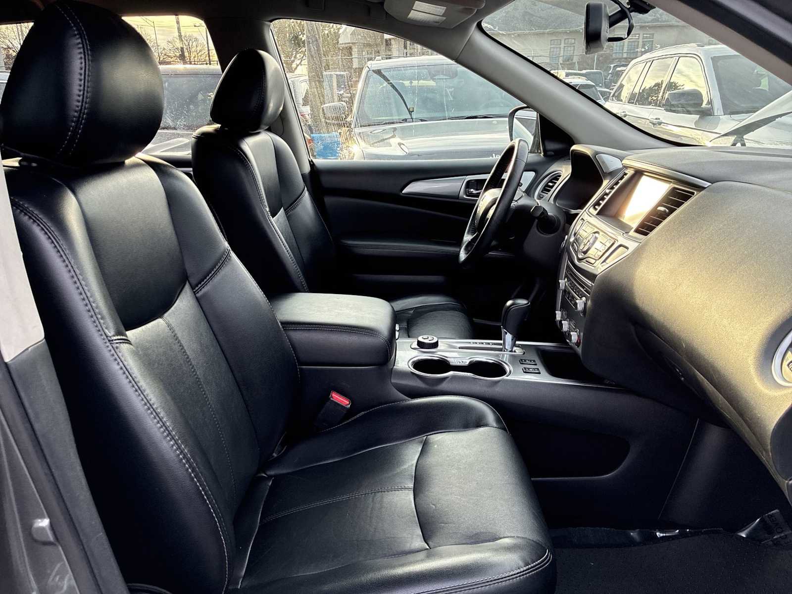 Used 2020 Nissan Pathfinder SL image 26