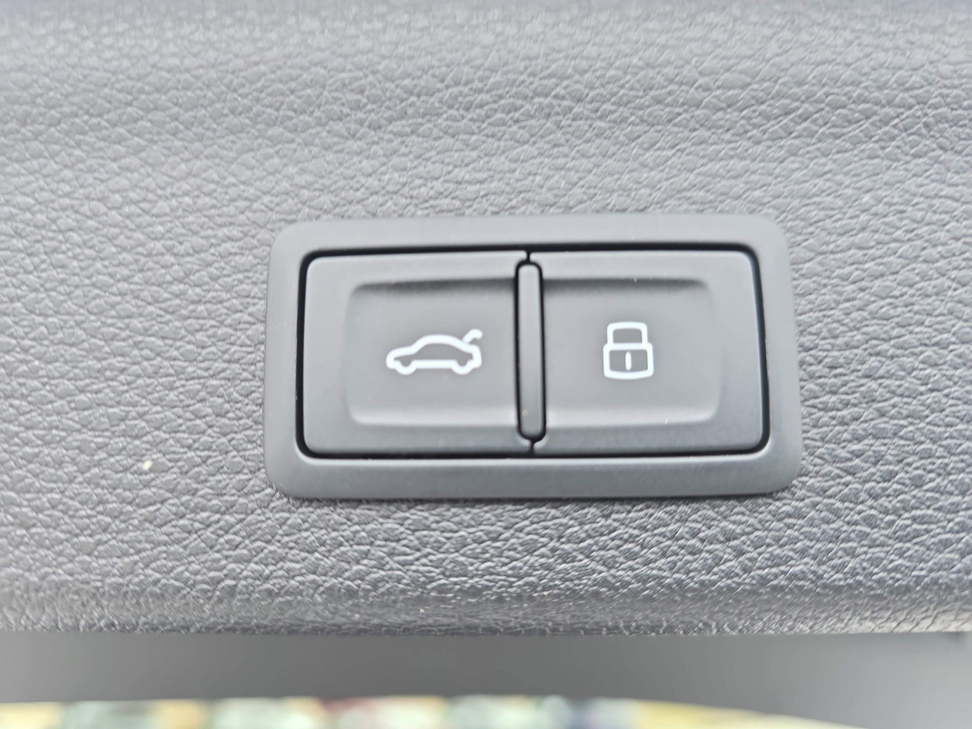 Certified 2025 Audi Q3 2.0T Premium w/ Convenience Package image 13