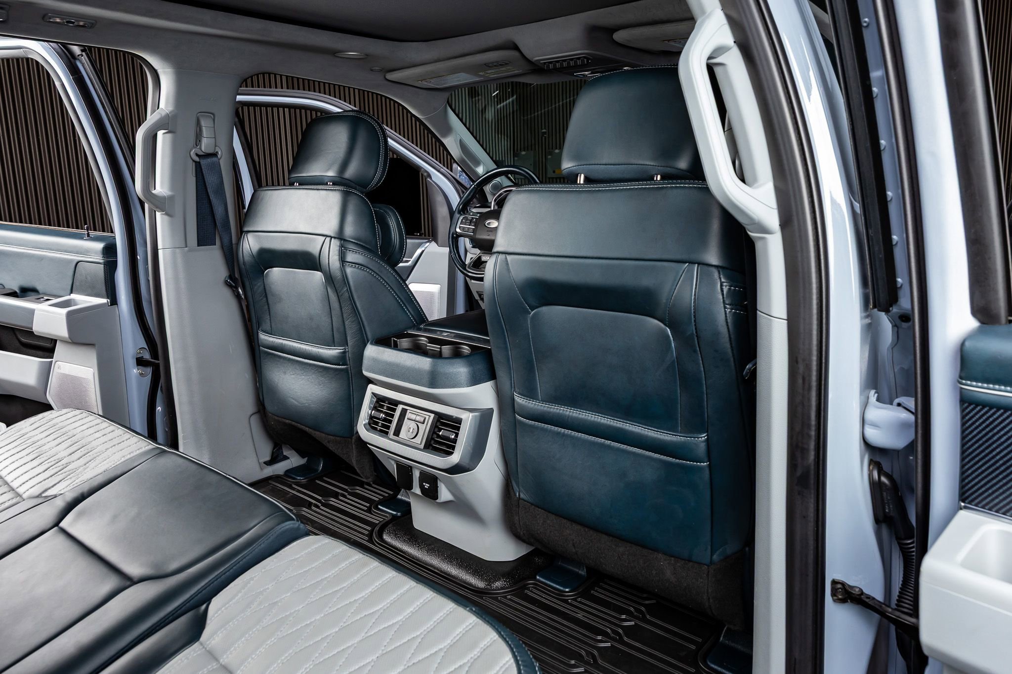 Used 2024 Ford F250 Limited w/ FX4 Off-Road Package image 32