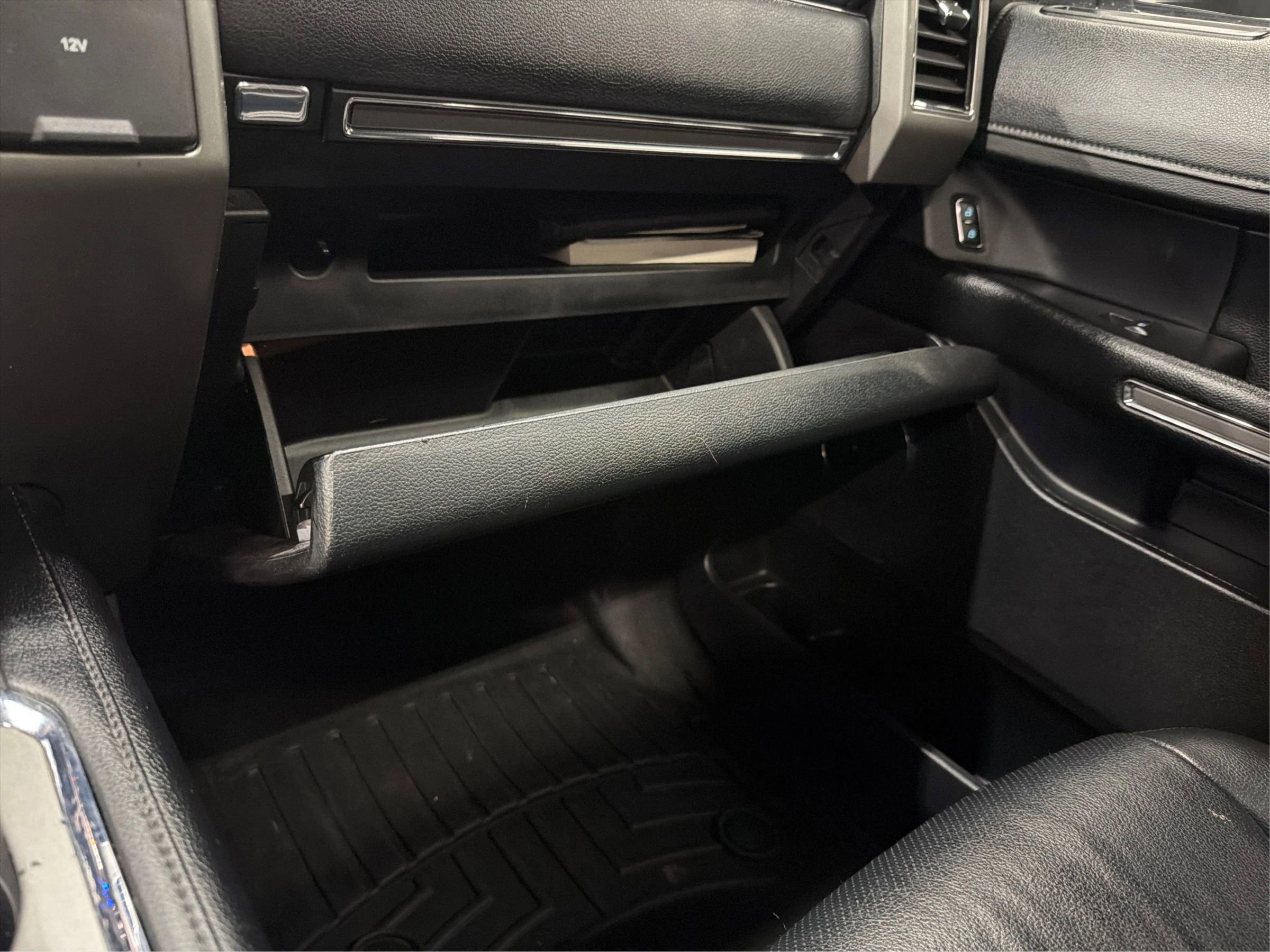 Used 2020 Ford Expedition Max XLT w/ Equipment Group 202A image 28